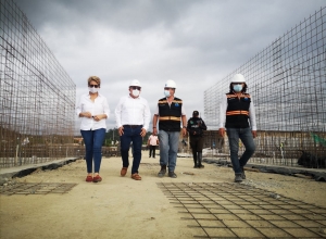 Fredy Saldarriaga verifica construcci&oacute;n de plan habitacional en Tonsupa