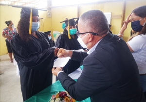 Alcalde de Atacames particip&oacute; como testigo de honor en entrega de reconocimiento por proceso de capacitaci&oacute;n