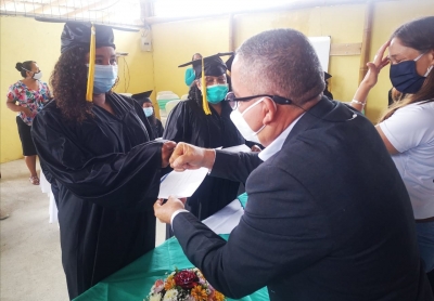 Alcalde de Atacames particip&oacute; como testigo de honor en entrega de reconocimiento por proceso de capacitaci&oacute;n