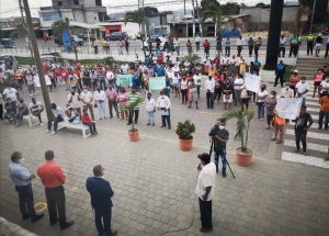 Municipalidad de Atacames brinda facilidades a dirigentes que promueven construcci&oacute;n de viviendas de beneficio social